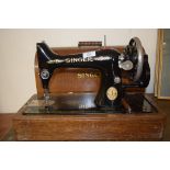 SINGER SEWING MACHINE