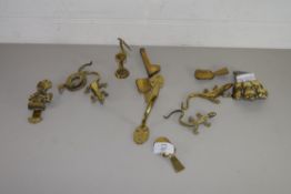 SMALL COLLECTION OF BRASS ITEMS INCLUDING BIRDS, SNAKES, DOOR KNOCKER ETC