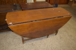 20TH CENTURY OVAL OAK DROP LEAF DINING TABLE ON TURNED LEGS, 150CM WIDE