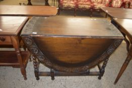 20TH CENTURY OAK GATE LEG TABLE WITH CARVED DETAIL, 97CM WIDE