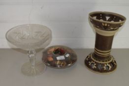 QTY OF GLASS WARES INCLUDING A TAZZA AND A CERAMIC CHIMNEY