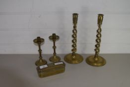 QTY OF BRASS WARES INCLUDING A SMALL TIN AND A PAIR OF CANDLESTICKS