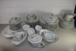 JAPANESE PORCELAIN DINNER WARES COMPRISING DINNER PLATES, SIDE PLATES, CUPS, SAUCERS, SERVING