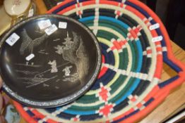 MIXED LOT: 20TH CENTURY BLACK LACQUERED AND MOTHER OF PEARL INLAID ORIENTAL WALL PLATE, TOGETHER