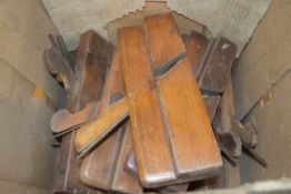 BOX MIXED VINTAGE WOODEN MOULDING PLANES