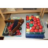 MIXED LOT: VARIOUS BILLIARD/SNOOKER BALLS, TABLE BRUSHES, TRIANGLE ETC
