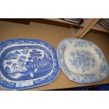 19TH CENTURY ASIATIC PHEASANT MEAT PLATE, TOGETHER WITH A WEDGWOOD WILLOW PATTERN MEAT PLATE (2)