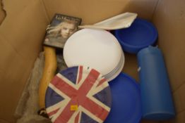 BOX OF MIXED ITEMS: OVERSIZED PEPPER MILL, PLASTIC PLATES, DVDS, CDS ETC