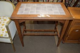 EARLY 20TH CENTURY RECTANGULAR OAK OCCASIONAL TABLE WITH TILED TOP, 78CM WIDE