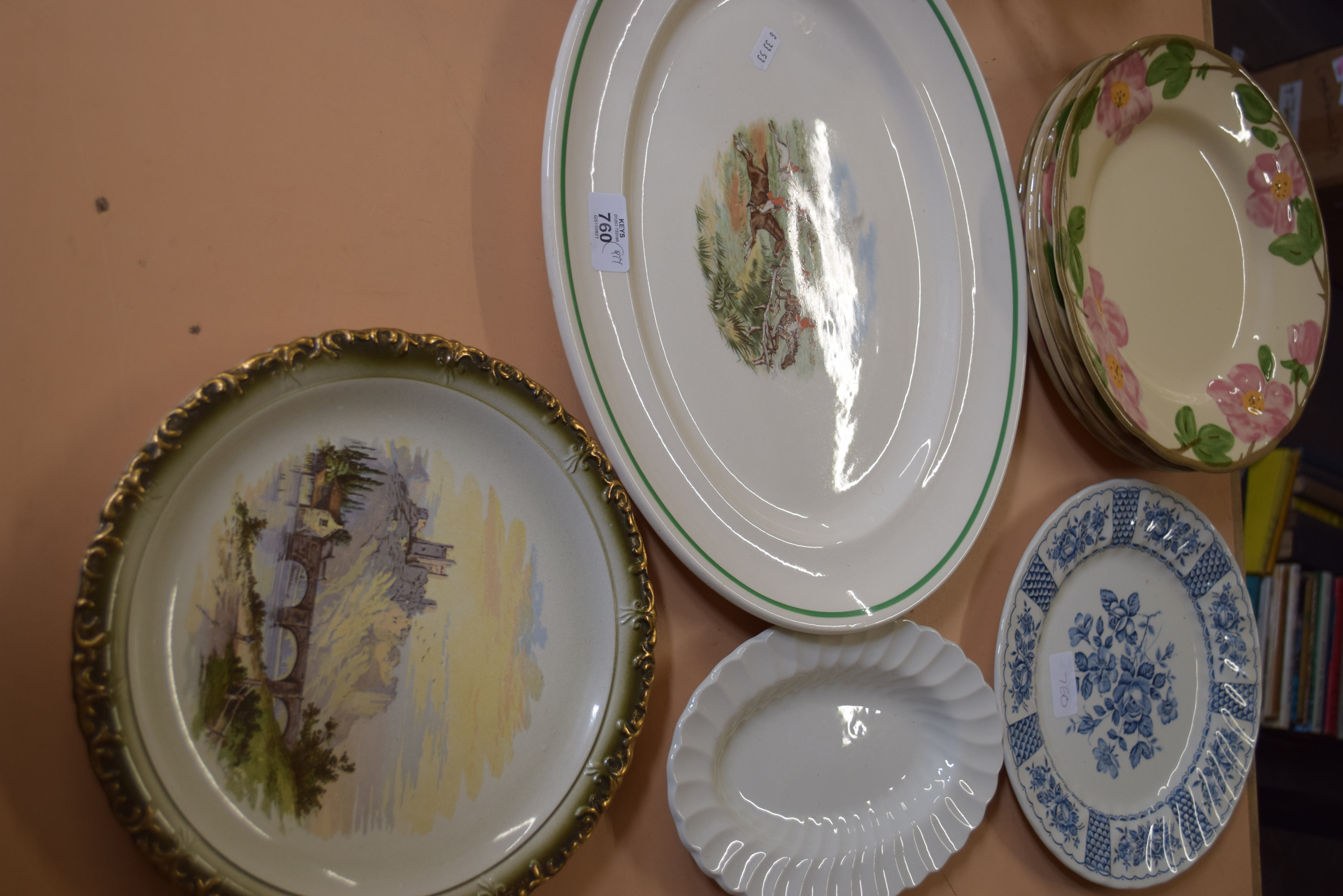 MIXED LOT: DECORATED PLATES TO INCLUDE DESERT ROSE PATTERN, JOHNSON BROS MEAT PLATE ETC