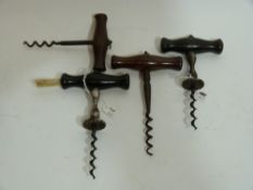 Small plastic bag containing vintage corkscrews, some with wooden handles, one Hewshall type (qty)