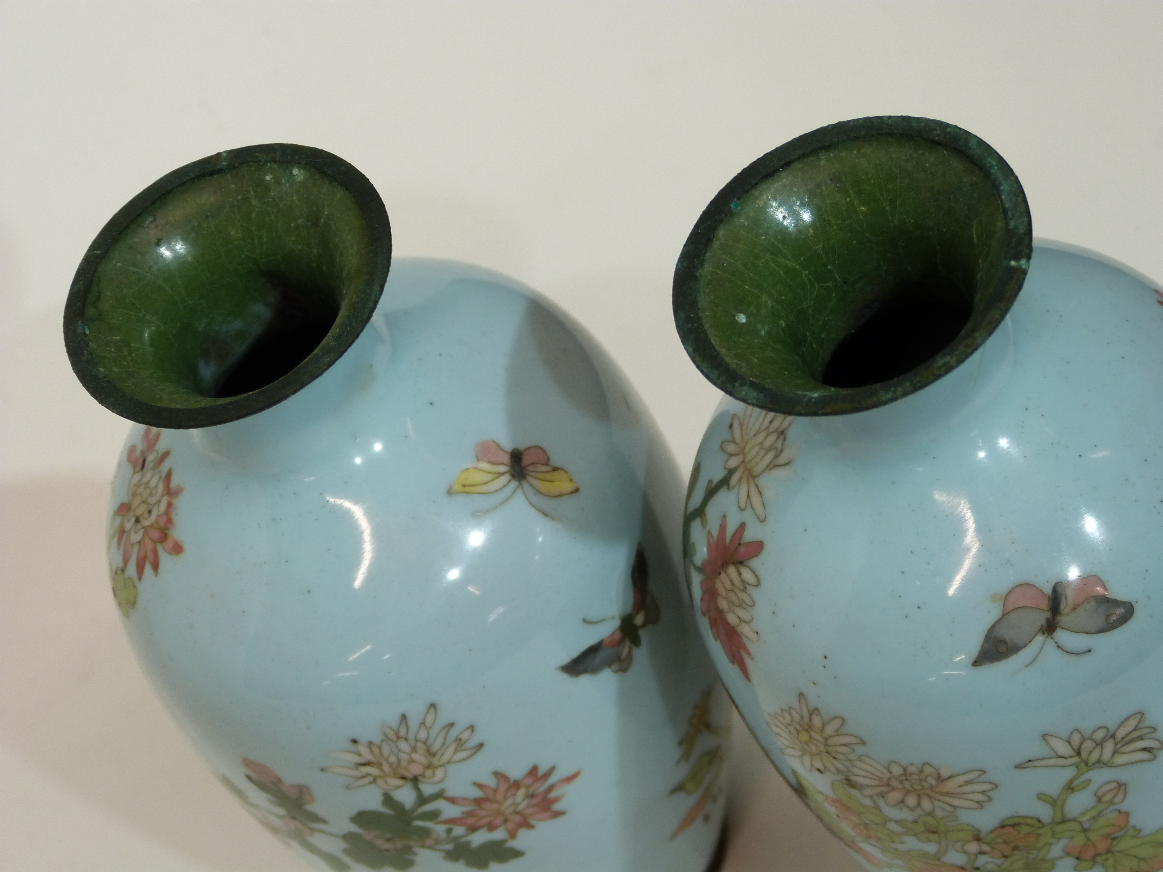 Pair of Japanese cloisonne vases, Meiji period, the light blue ground decorated with foliage and - Image 4 of 4