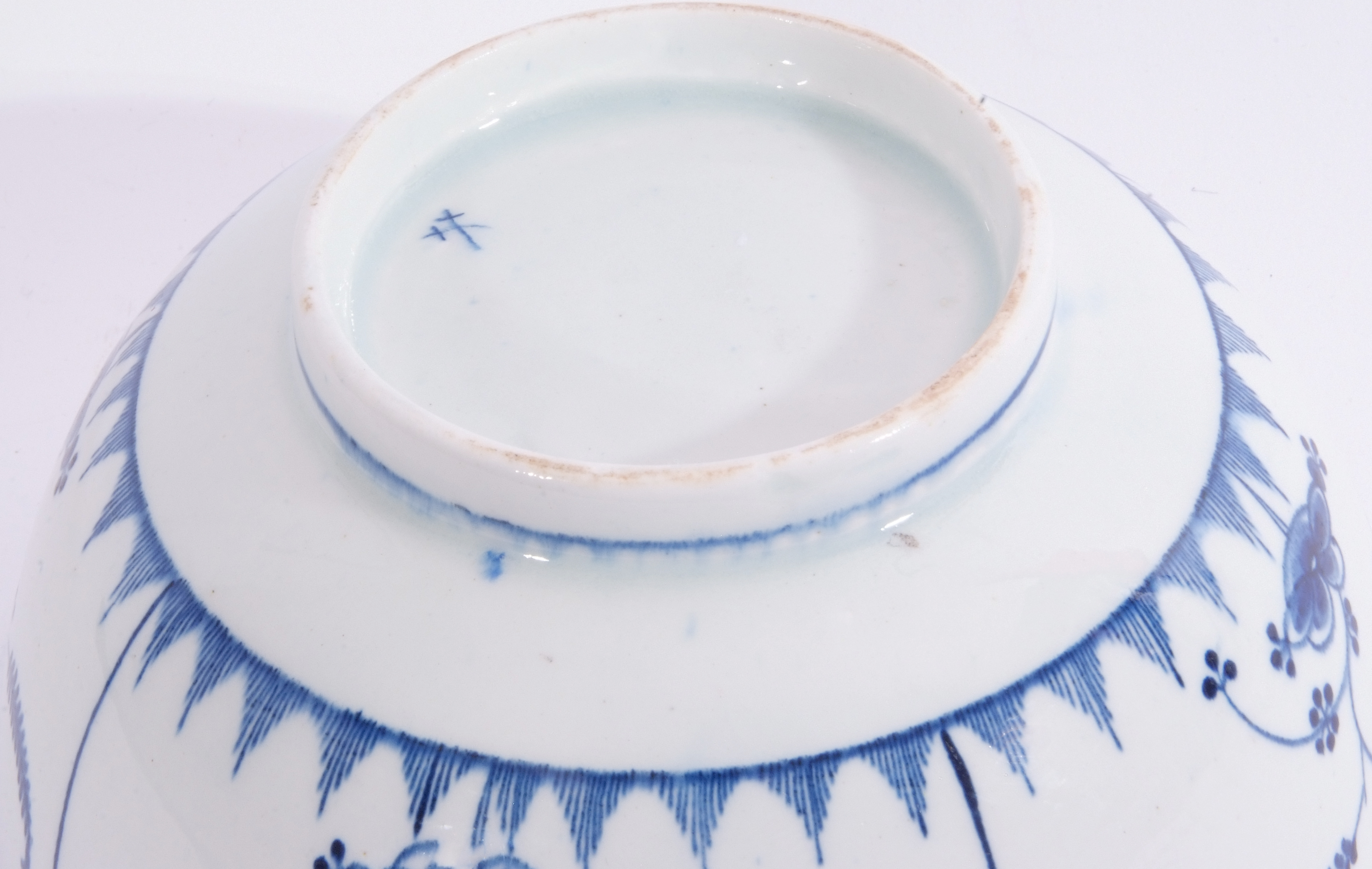 Lowestoft porcelain bowl decorated in bright tones of blue with the Meissen Immortelle pattern, - Image 2 of 7