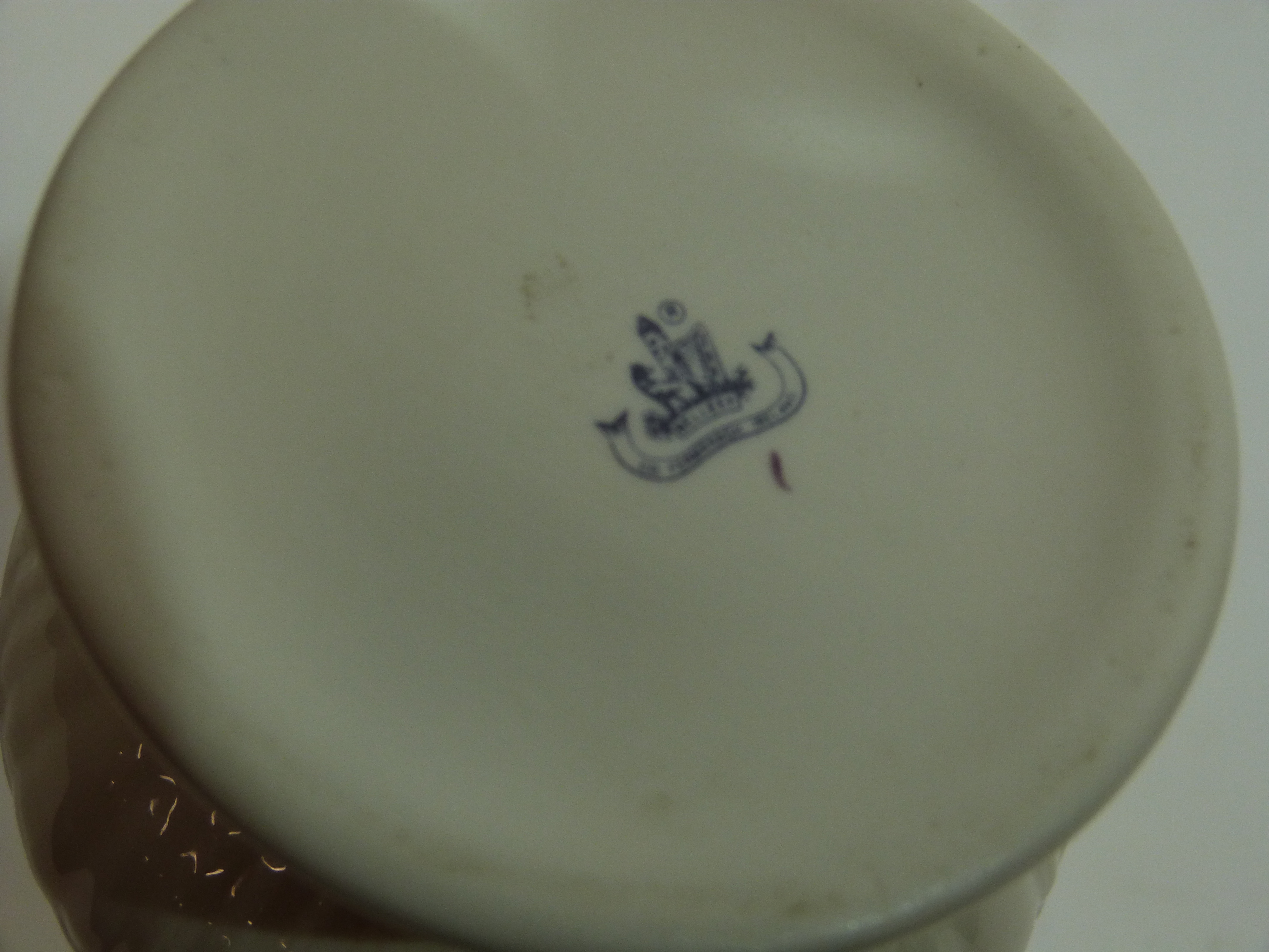 Belleek vase with a floral design of leaves and flowers in relief - Image 4 of 4