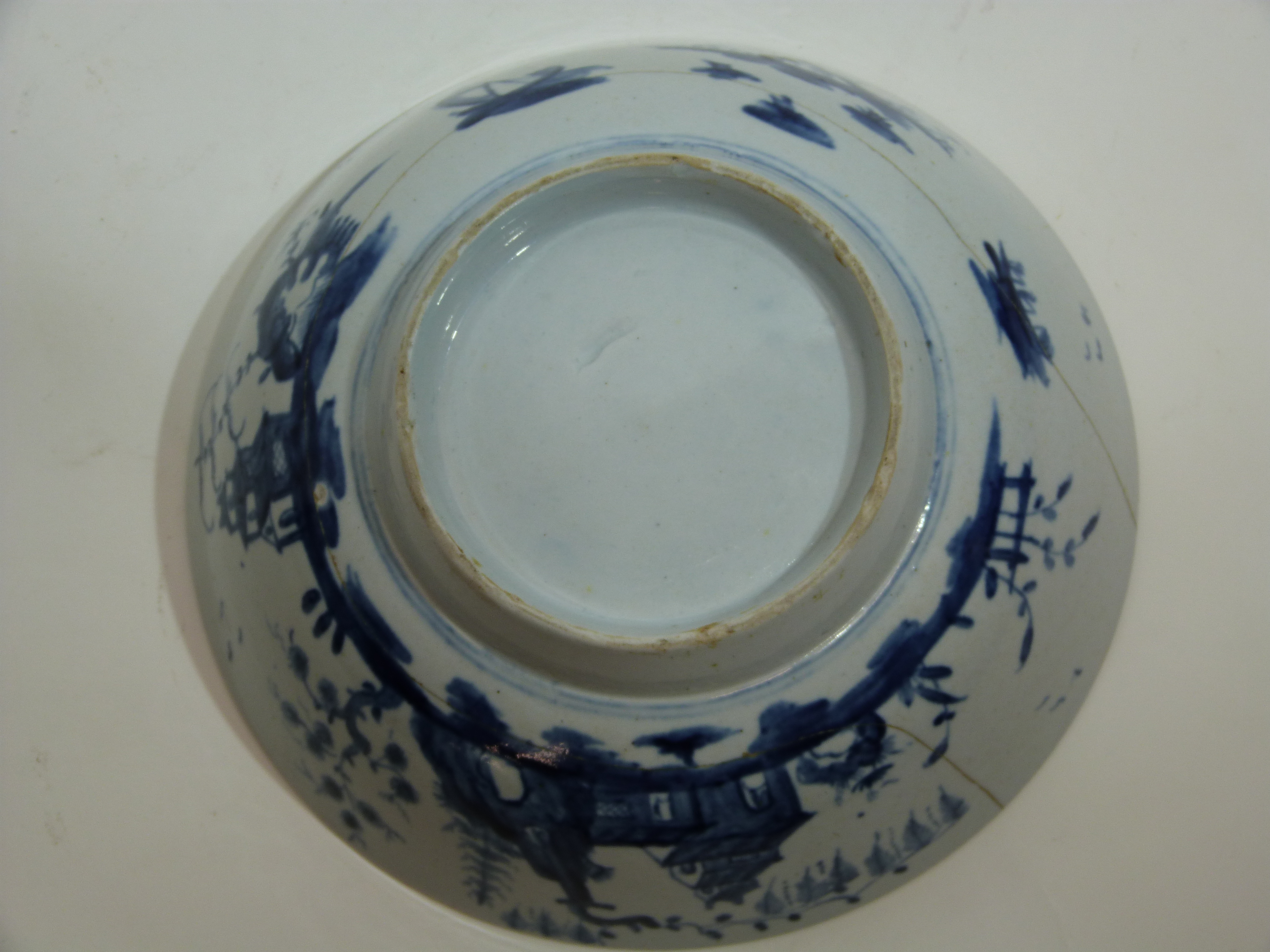Early Lowestoft porcelain bowl, the flared body with a design in dark blue of pagodas and fishing - Image 3 of 3