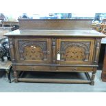 Good quality early 20th century oak sideboard in 17th century style having a chequered inlaid