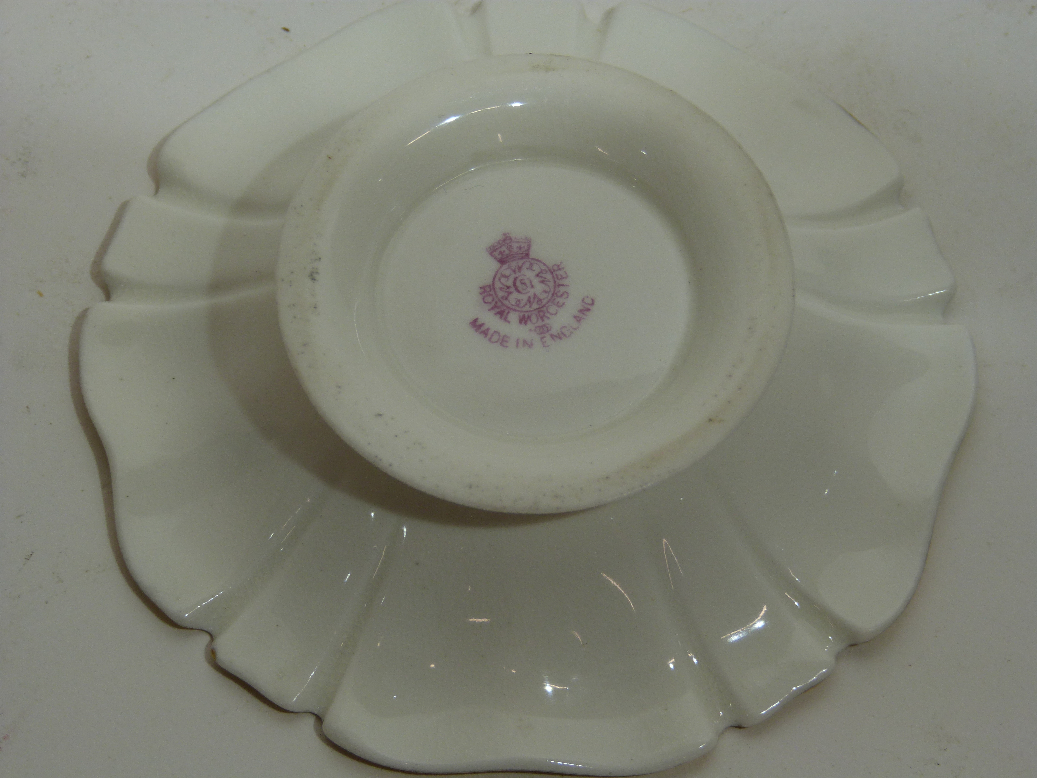 Small Royal Worcester pin dish decorated with pheasants by James Stinton, 9cm diam, Worcester puce - Image 2 of 2