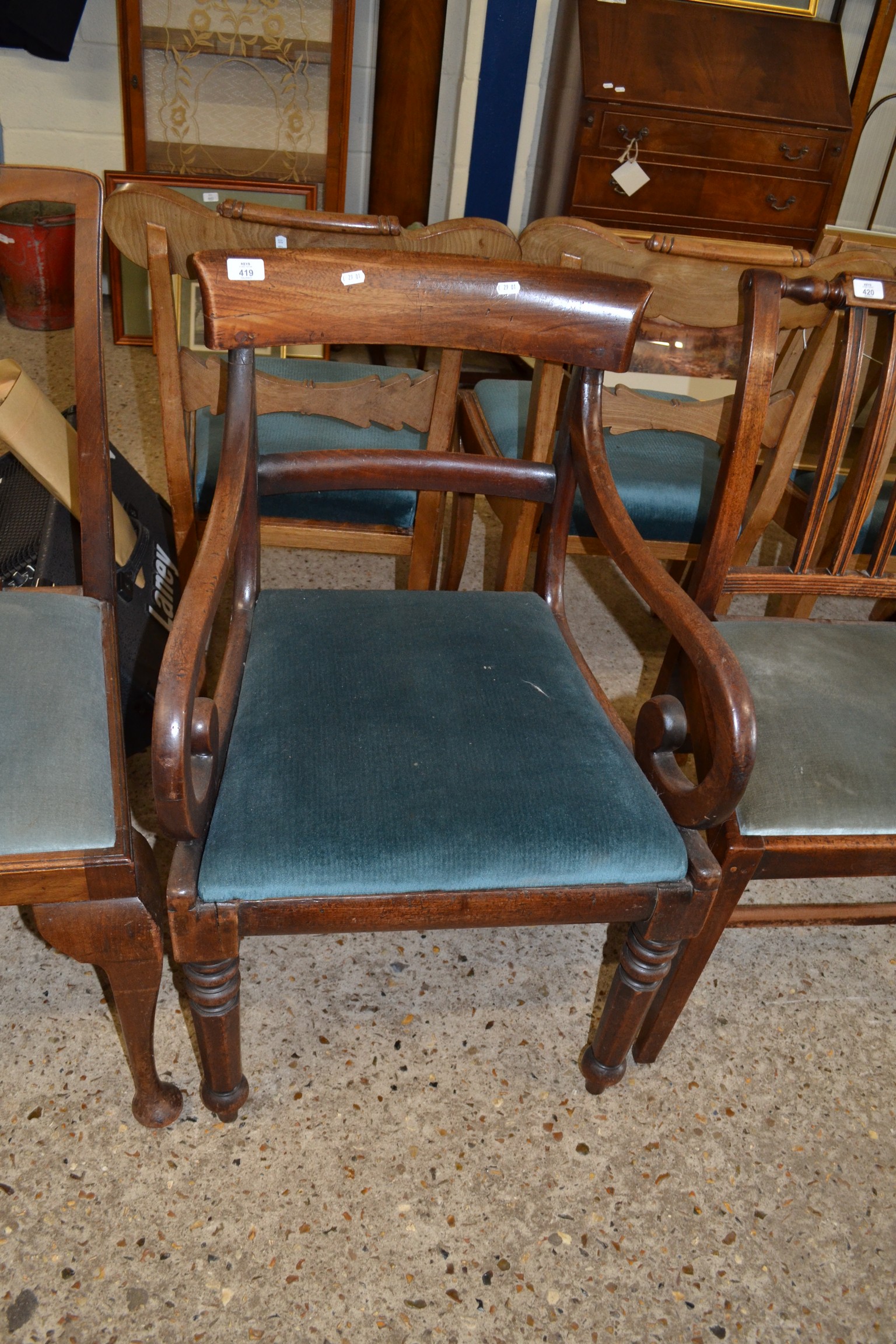 VICTORIAN MAHOGANY SCROLL ARMED CARVER CHAIR WITH TURNED LEGS AND PUSH OUT SEATS