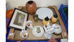 BOX OF WALLIS HERITAGE DINNER PLATES, PAIR OF ART DECO STYLE VASES, WOODEN VASE, FRAMED COLOURED
