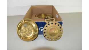 VARIOUS HORSE BRASSES, PRENTISS FERTILISERS BRASS ASHTRAY ETC