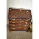 18TH CENTURY OAK BUREAU, FALL FRONT OPENING TO A FITTED INTERIOR WITH PIGEONHOLES AND SMALL