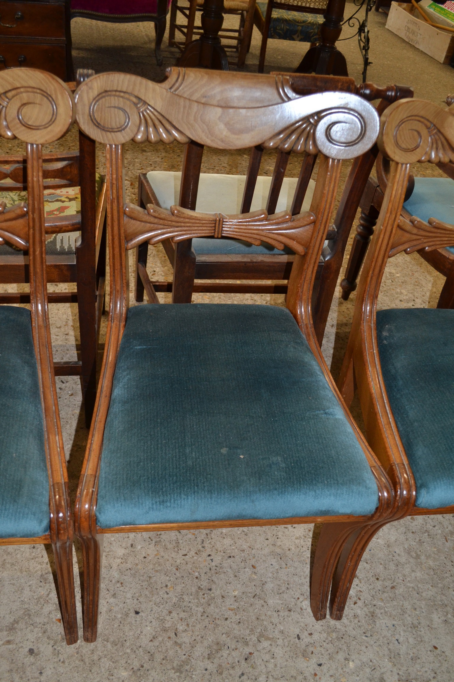 SET OF FOUR VICTORIAN MAHOGANY BAR BACK DINING CHAIRS WITH PUSH OUT SEATS AND SABRE LEGS - Image 2 of 2