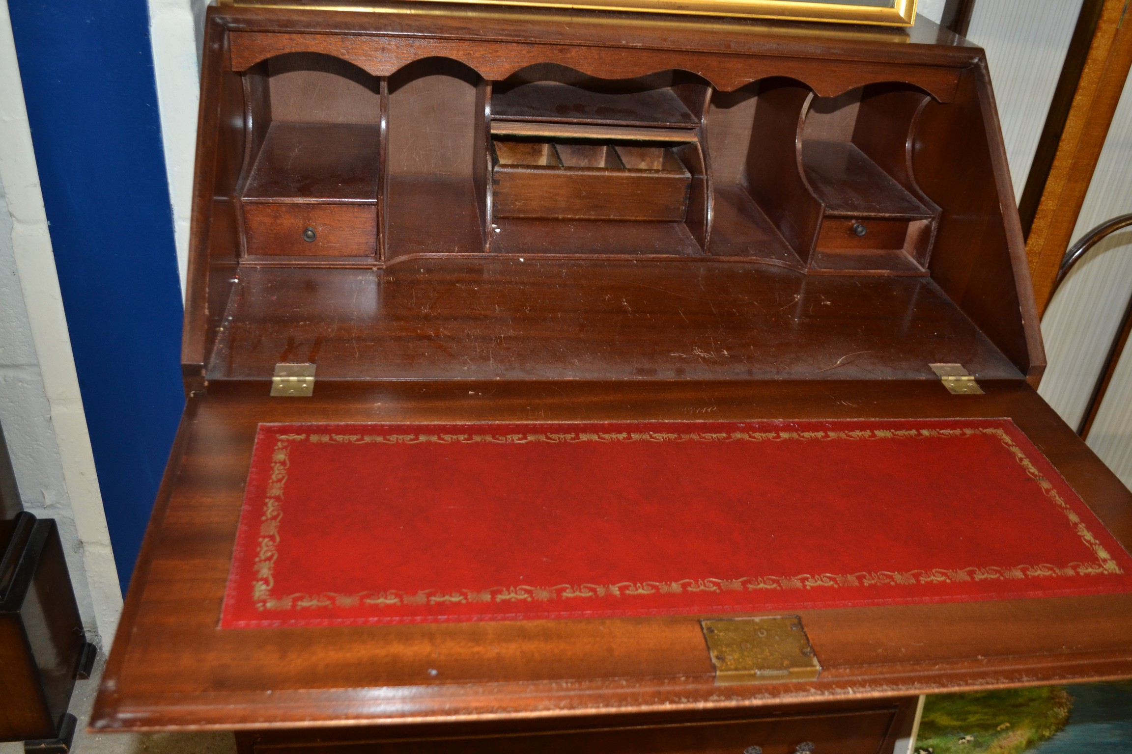 REPRODUCTION MAHOGANY BUREAU WITH FALL FRONT, FITTED INTERIOR OVER FOUR DRAWERS RAISED ON BRACKET - Image 2 of 2