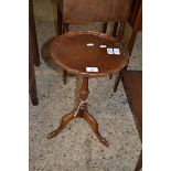 SMALL MAHOGANY WINE TABLE ON TRIPOD BASE, 51CM HIGH