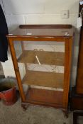 EARLY 20TH CENTURY WALNUT CHINA CABINET, 60CM WIDE