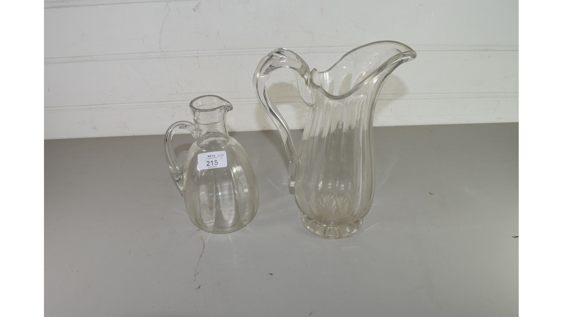 MIXED LOT OF CUT GLASS DECANTERS, JUGS, BOWLS ETC