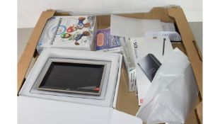 BOX CONTAINING NINTENDO DS GAMES, MARIO CART, ELECTRIC PICTURE FRAME, BOXED NINTENDO DS LITE ETC