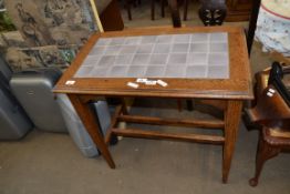 EARLY 20TH CENTURY RECTANGULAR OAK OCCASIONAL TABLE WITH TILED TOP, 78CM WIDE