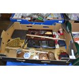 BOX OF MIXED WARES TO INCLUDE MODERN PRESENTATION SHIELD, BRASS FLAT IRON STAND ETC