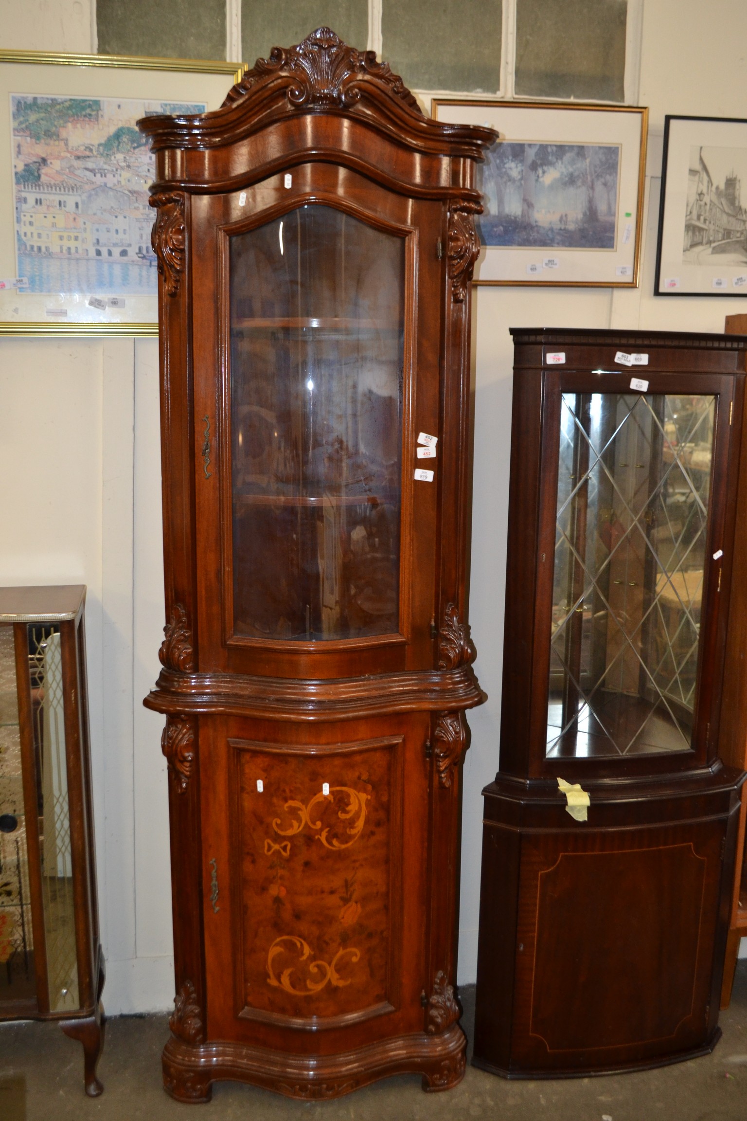 REPRODUCTION ITALIAN STYLE TWO PIECE CORNER DISPLAY CABINET WITH SERPENTINE BODY AND GLAZED TOP