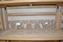 CLEAR GLASS WINE GLASSES