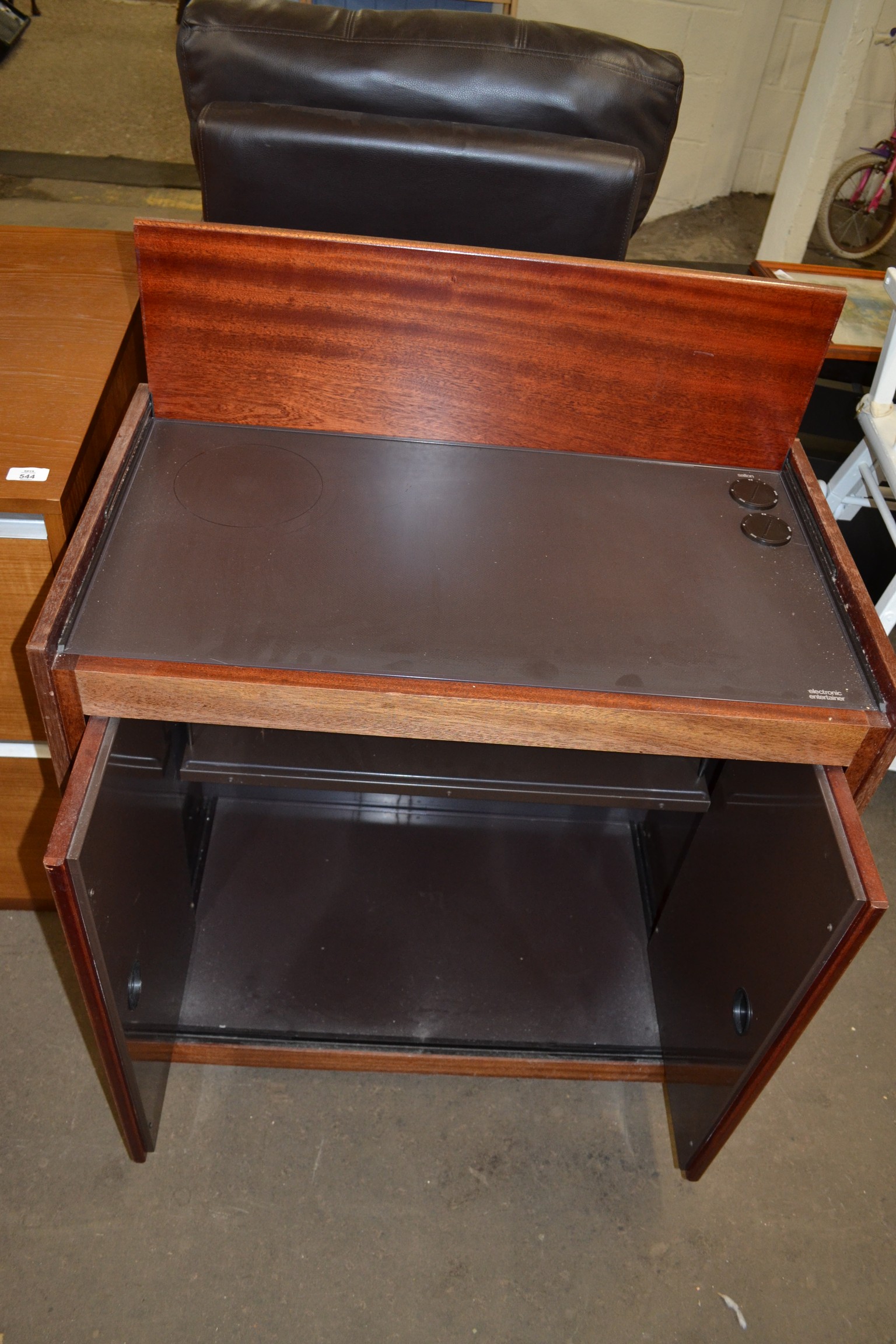 ELECTRONIC ENTERTAINER HOTPLATE AND CABINET, 72CM WIDE - Image 2 of 2