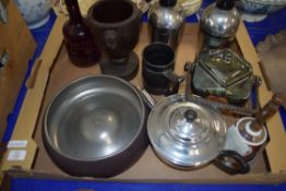 BOX OF MIXED ITEMS TO INCLUDE A TERENCE CONRAN BOWL, A CHROME FINISH TEA POT, SODA SIPHON, RED GLASS