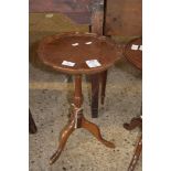 SMALL MAHOGANY WINE TABLE ON TRIPOD BASE, 51CM HIGH