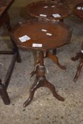 SMALL REPRODUCTION MAHOGANY WINE TABLE WITH PIE CRUST EDGE TOP AND TRIPOD BASE, 52CM HIGH