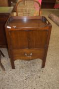 19TH CENTURY MAHOGANY TRAY TOP COMMODE CABINET, LATER ADAPTED TO A BEDSIDE CABINET, 53CM WIDE