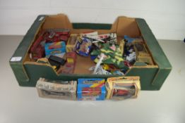 BOX OF MIXED MODEL VEHICLES TO INCLUDE CORGI, MATCHBOX AND OTHERS