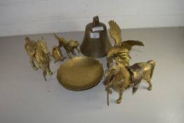 MIXED LOT COMPRISING BRASS WARES TO INCLUDE ANIMALS, BELL (LACKING CLANGER), BOWL ETC