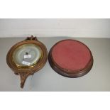 ANEROID BAROMETER IN GILT FINISHED FRAME WITH PRESENTATION PLAQUE DATED 1954, TOGETHER WITH A