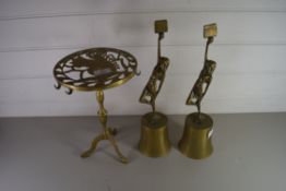 PAIR OF BRASS STANDS WITH BASES FORMED AS FEMALE FIGURES TOGETHER WITH A FURTHER BRASS KETTLE