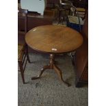 19TH CENTURY OAK PEDESTAL TABLE ON TRIPOD BASE, TOP 63CM DIAM