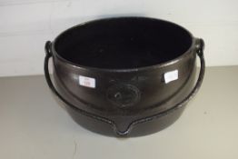 VINTAGE IRON 4-GALLON BOILING POT WITH WEST BROMWICH MAKERS LABEL