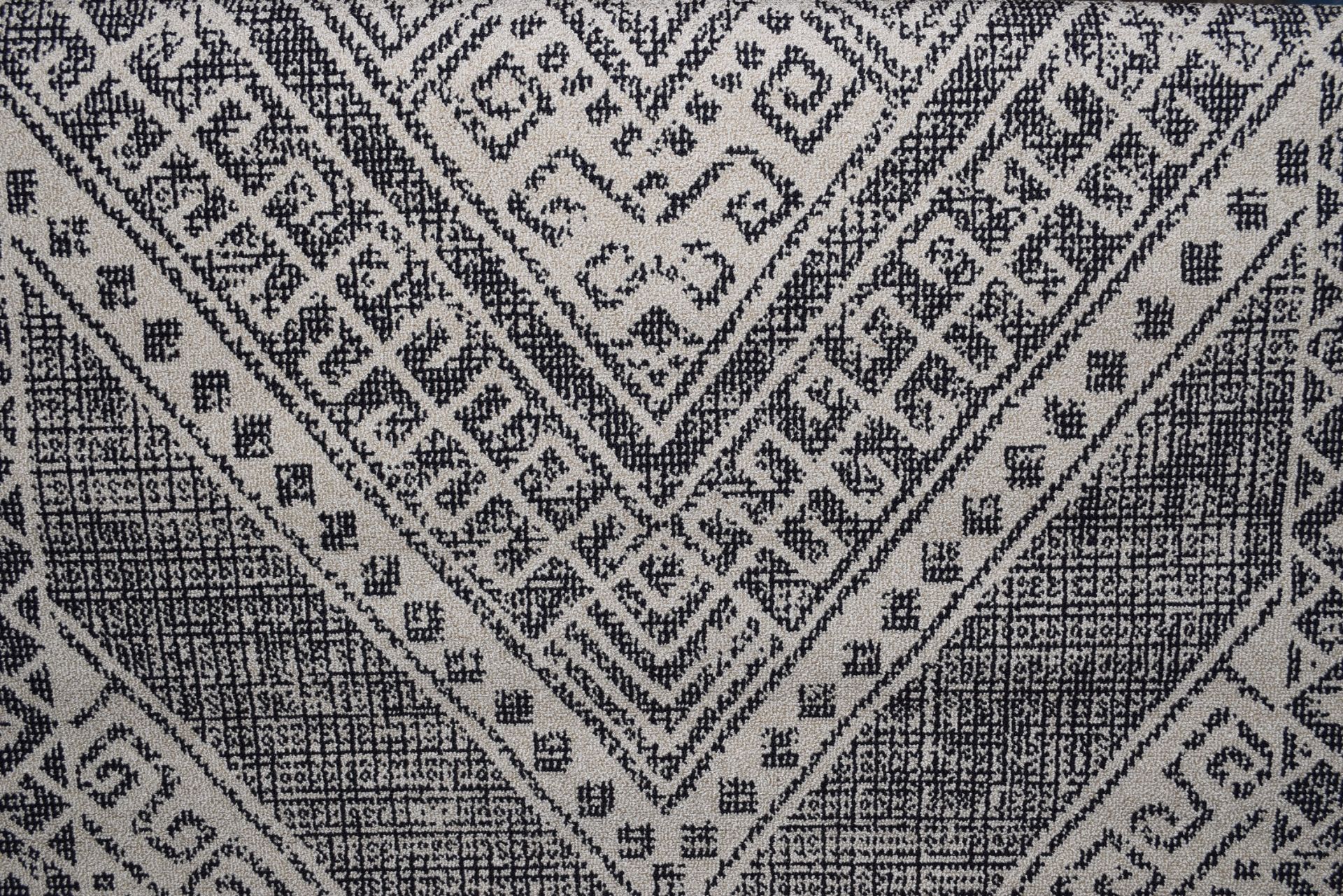 Well woven Verona Leila tribal medallion blue rug, 160 x 220cm. RRP £83.99