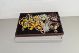 TWO TRAYS VARIOUS COSTUME JEWELLERY TO INCLUDE RANGE OF RINGS, NECKLACES ETC