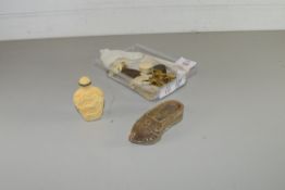 MIXED LOT: SMALL POLISHED SOAPSTONE MODEL OF A SHOE, COMPOSITION CHINESE SNUFF BOTTLE ETC