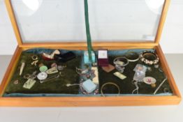 COUNTER DISPLAY CABINET CONTAINING COSTUME JEWELLERY